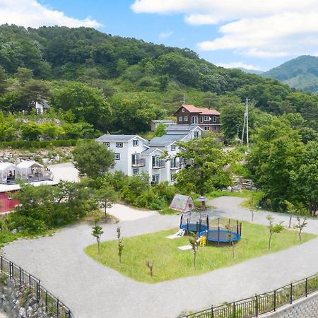 Hongcheon D-Day Pension&Camping Exterior foto