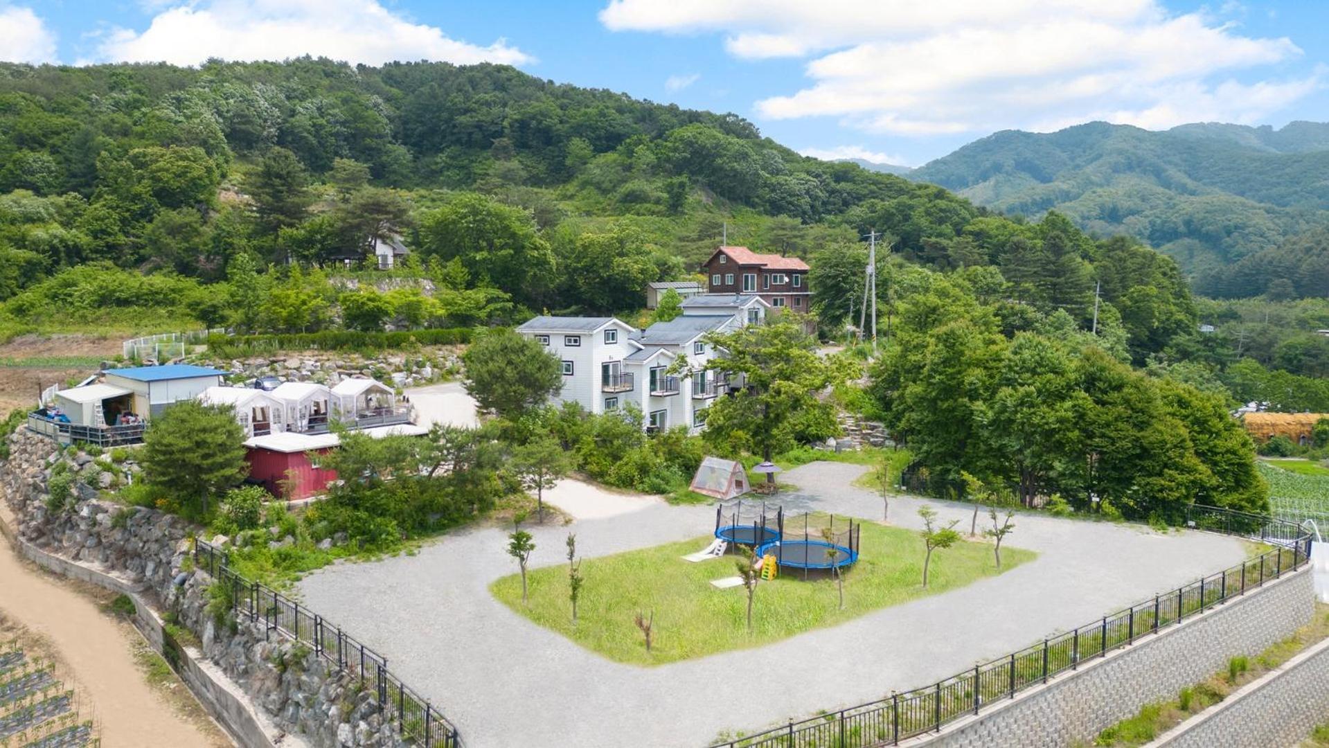 Hongcheon D-Day Pension&Camping Exterior foto