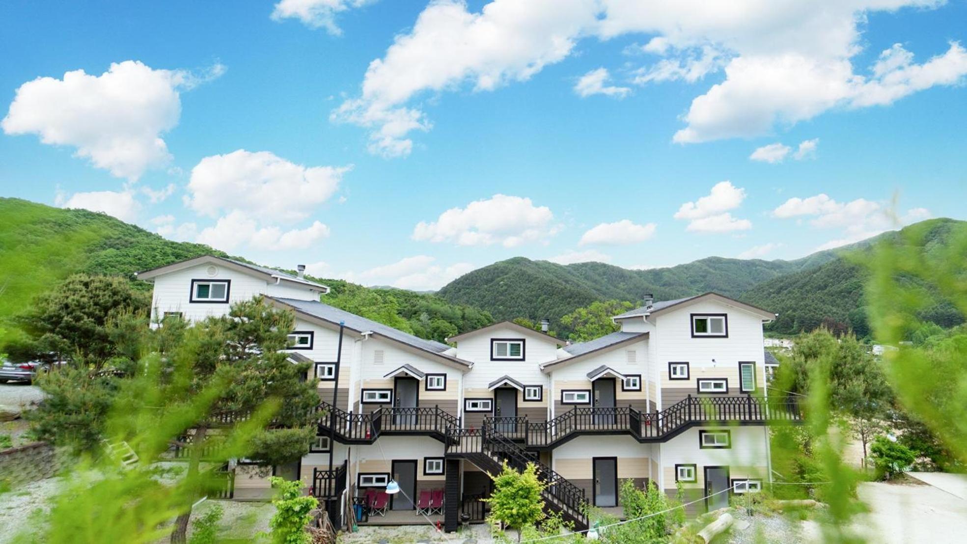 Hongcheon D-Day Pension&Camping Exterior foto